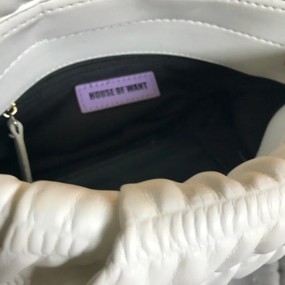House of Want We Chill White Vegan Framed Ruched Clutch Dumpling Bag Chic